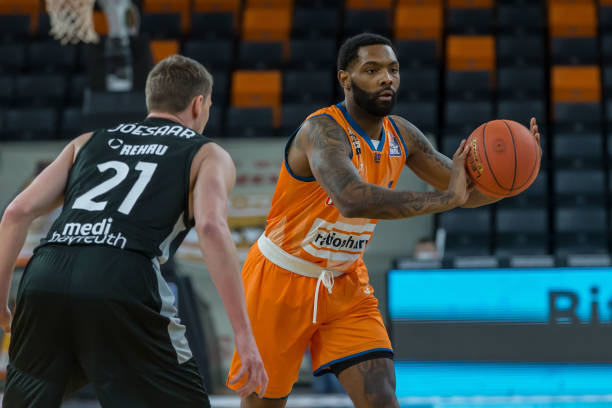 12助攻和 12助攻和