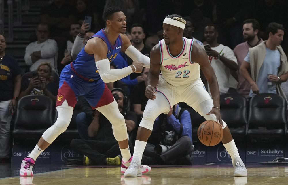 9个篮板 9个篮板